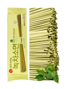 Makaron pszenny z zielona herbatą green tea vermicell koreański zielony sempio 300g